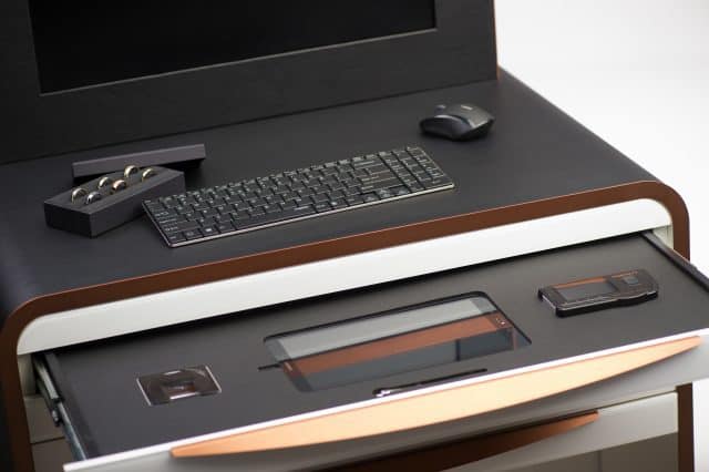 02_Insignety_Design_Console2 02_Insignety_Design_Console2